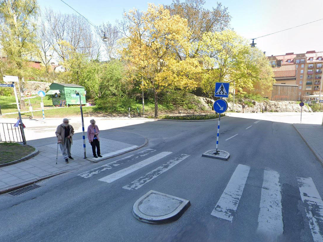 pedestrian crossing old people